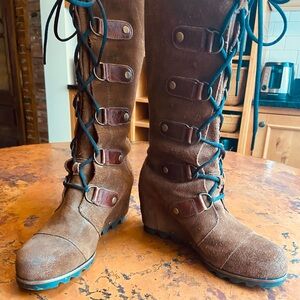 Sorel lace-up wedge boot